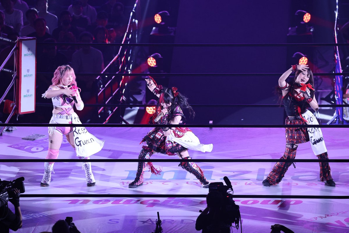 UG398's tweet photo. 伊藤リスペクト軍団のダンスの写真見てたらココ好き
なんか各々が自由にやってる感じがする

2026.6.20 STARDOM 代々木競技場
#STARDOM #スターダム #伊藤リスペクト軍団 https://t.co/fP6MVSNm3I