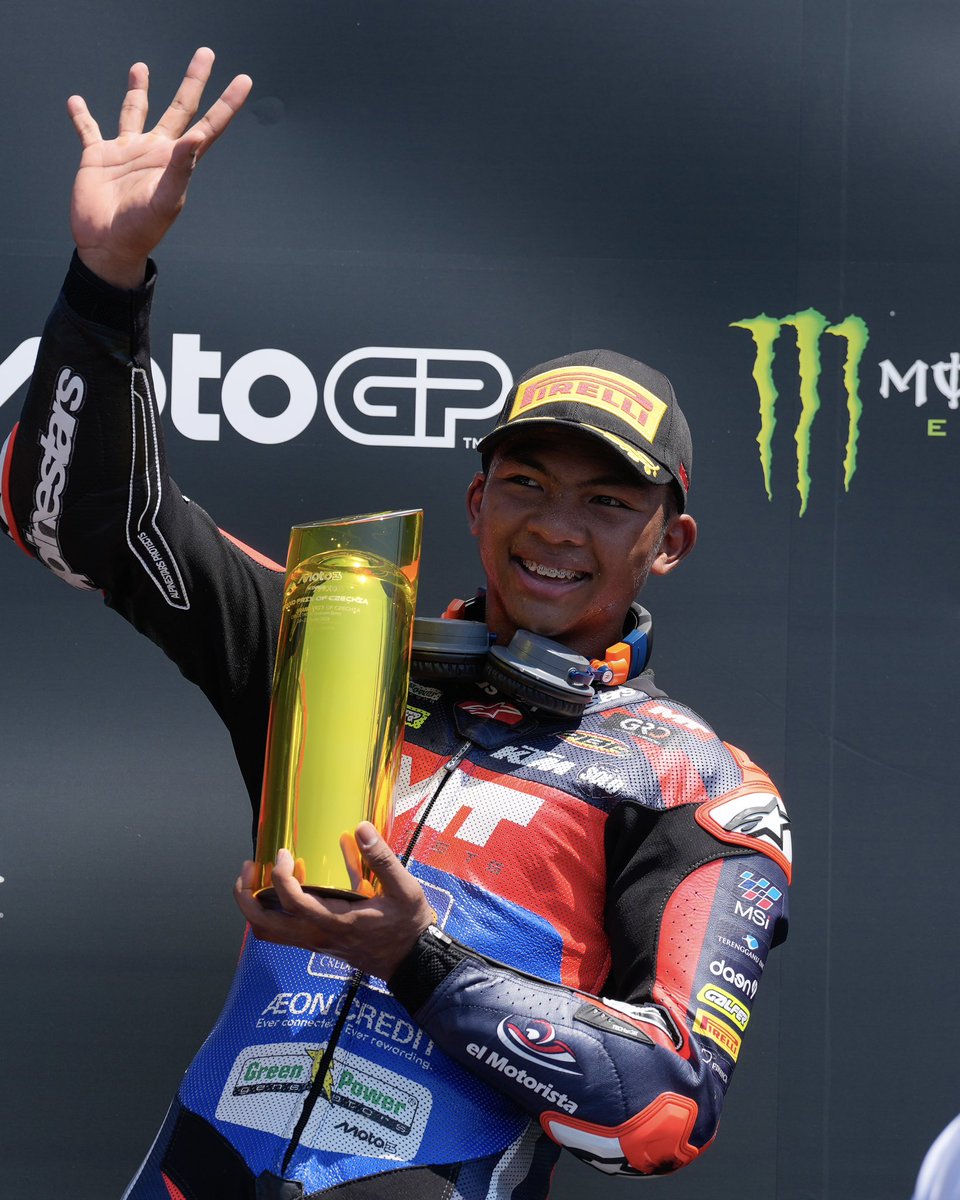 motojuniorwc's tweet photo. From his first #MotoJunior podium to his maiden #Moto3 World Championship win 🚀🏆

Hakim Danish's journey is proof that dreams become reality through hard work and dedication 👏🏼

#RoadToMotoGP🏁 https://t.co/kYCg01GUcm