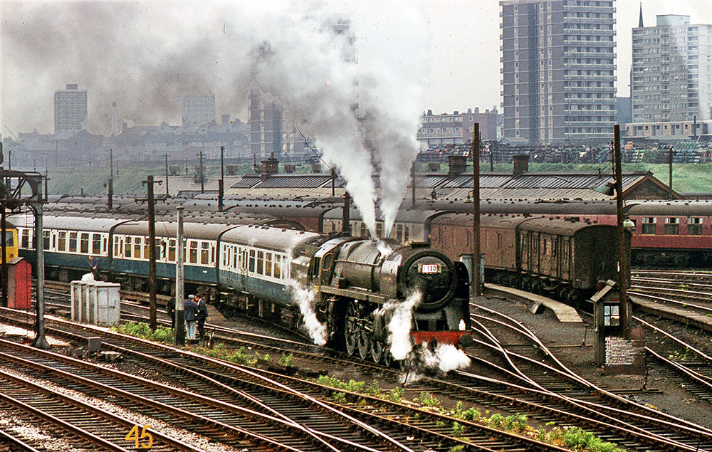 GloriousSteam's tweet photo. No. 70013 Oliver Cromwell. 2nd June 1968.

From our new book ‘First Mainline through the Pennines’ by David Joy and Gavin Morrison
https://t.co/DF0XSBTWmh
#Manchester #CheethamHill #steamtrain #heritagerailway #Locomotive https://t.co/W5dsZ8EZcM