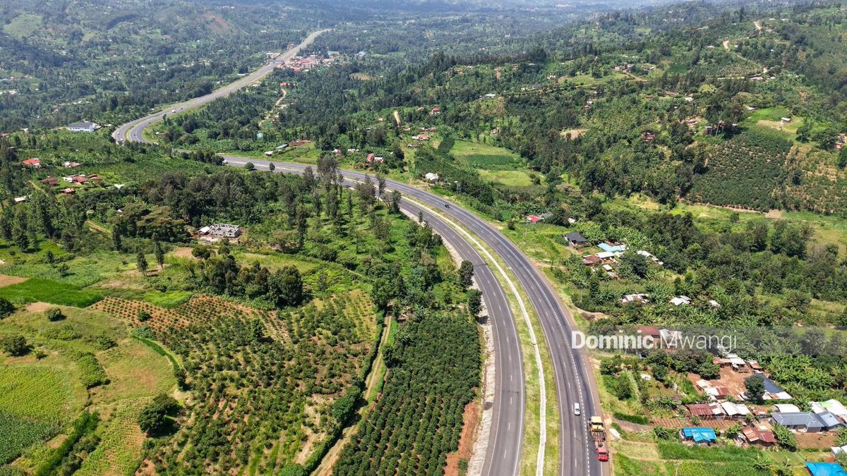 Kibet_bull's tweet photo. Kenol-Sagana road was done by Uhuru Kenyatta without asking Mount Kenyans to pay tolls.

Then there’s the Mau Summit-Rironi road. https://t.co/sw5J96XTuU
