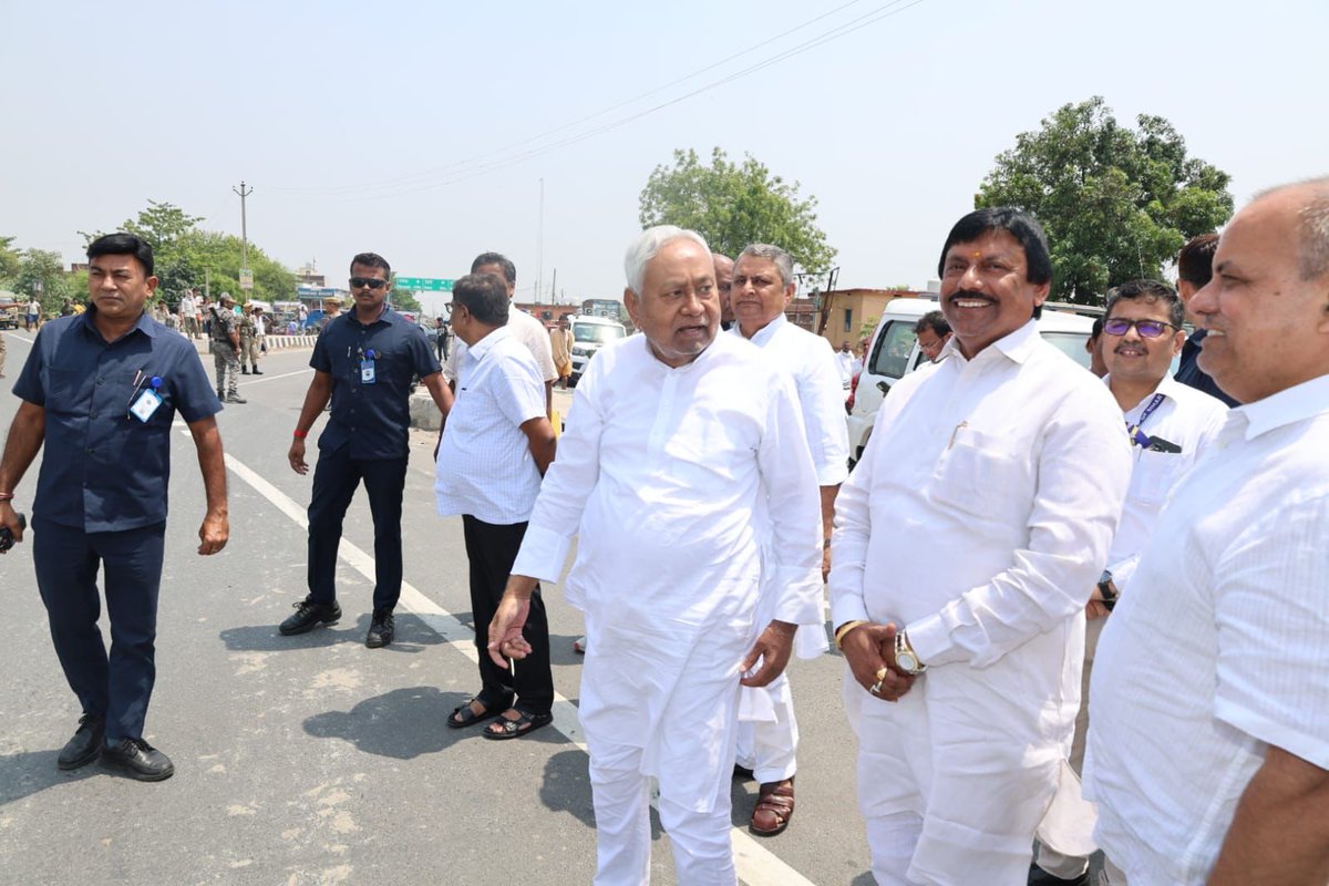 NitishKumar tweet picture