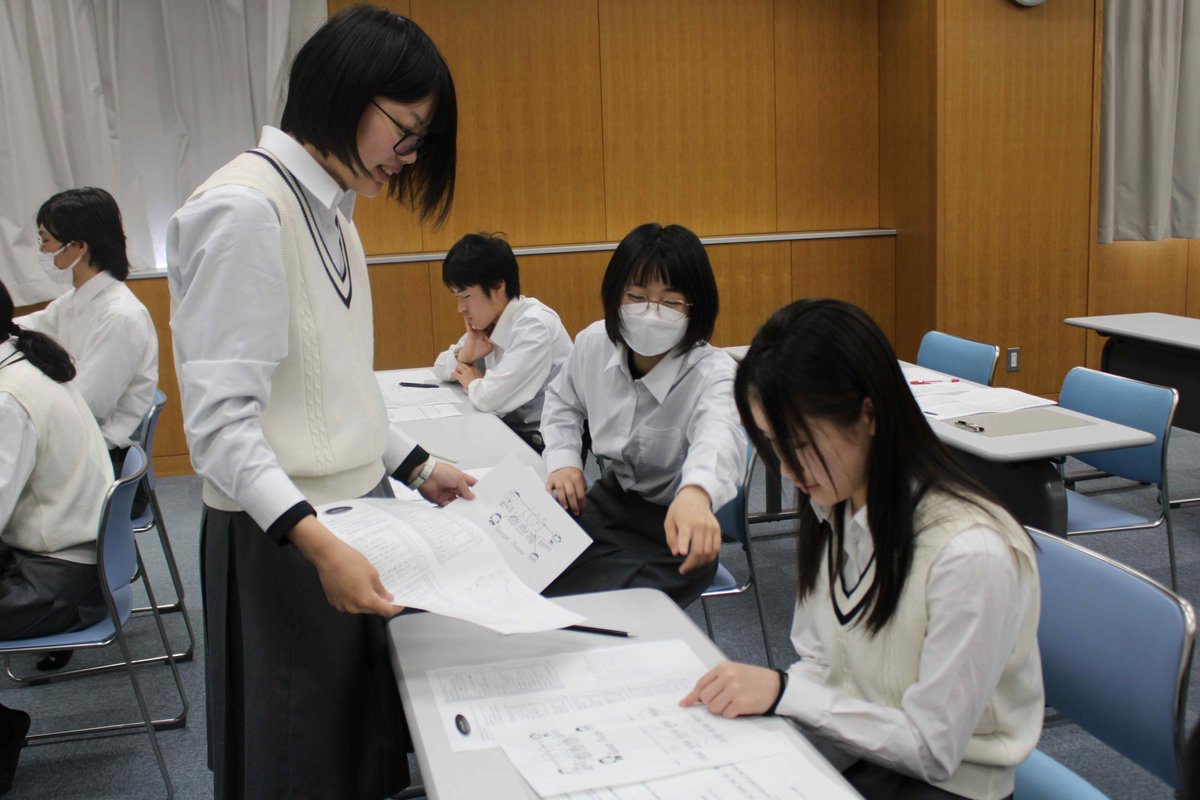 rusutsu_hs's tweet photo. 高大連携出張講座を実施しました！
詳しくは
【本校HPリンク】
https://t.co/lAAzGdF0cB
#北翔大学 #留寿都高校 #高大連携 #社会福祉 #コミュニケーション https://t.co/GdX9ikcXNj