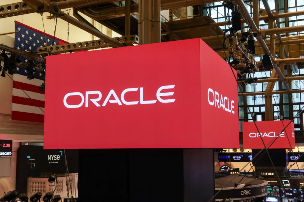 HeddaMacDonald5's tweet photo. U.S. tech giant cuts 21,000 jobs as AI reshapes workforce and accelerates tech industry layoffs...https://t.co/om34IKkwn4

#Oracle #AIRevolution #TechLayoffs #AIDisruption #CloudComputing #DataCenters #BigTech #AIFinance https://t.co/PiCCYvs5J6