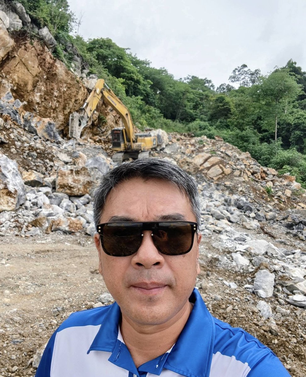 day_life7178's tweet photo. វ័យប៉ុណ្ណឹងពេញឆ្ងាញ់​ ចង់ឃេីញVideoគាត់ចុយប្រុសក្មេងអត់? 😜 https://t.co/k7GmlibuU1