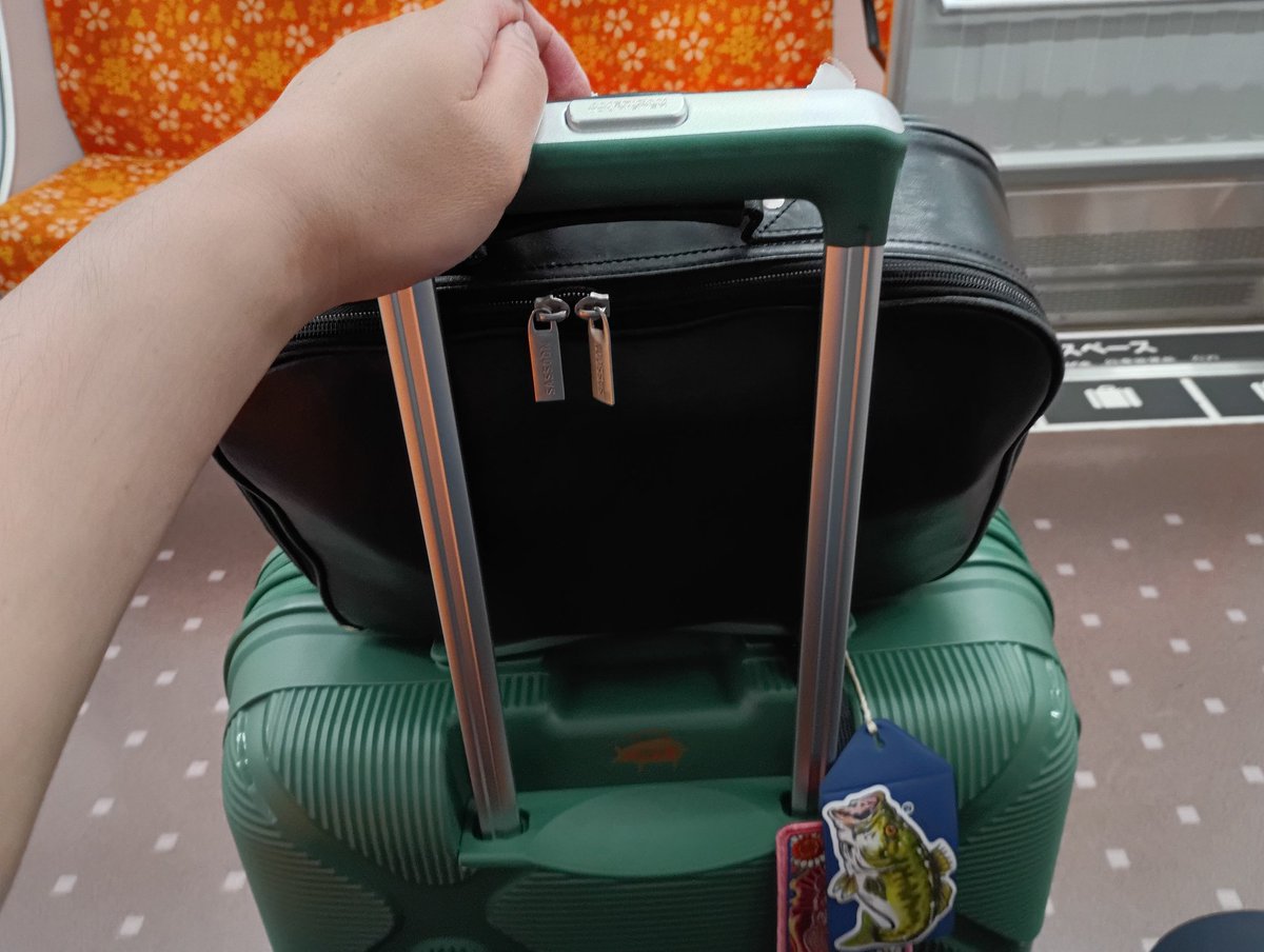 itmasumi's tweet photo. 終電間に合う😁😂
#成田空港 #成田空港なう https://t.co/QVv9hkJ248