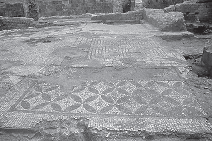 Marta_catalonia's tweet photo. Doncs he trobat estudis més especialitzats sobre les termes portuàries de Tarraco, i resulta que tots els experts les qualifiquen d'«importància excepcional». Ja n'hi ha prou de tenir-les amagades. Us estarem a sobre @TGNAjuntament perquè acabin veient la llum!!! https://t.co/yWkQVmiAjQ