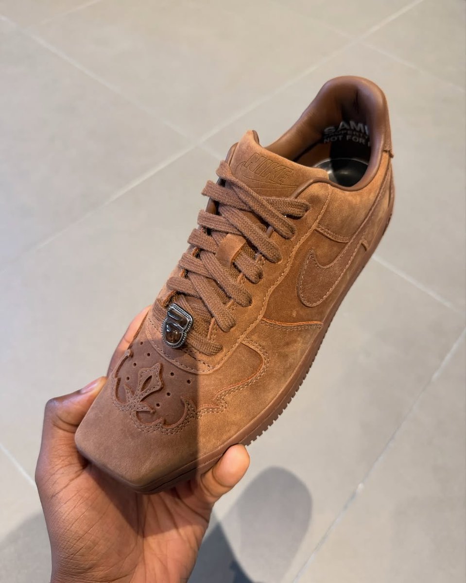 Ovrnundr's tweet photo. Expect a lot of new experimental stuff from Nike in the next year 👀 https://t.co/SvgCzFpwqZ
