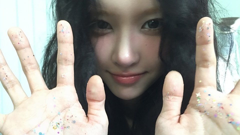 yunahslauv's tweet photo. cutie patootie curly hair yunah ⋆˚꩜｡ https://t.co/aaIUzcrXw7