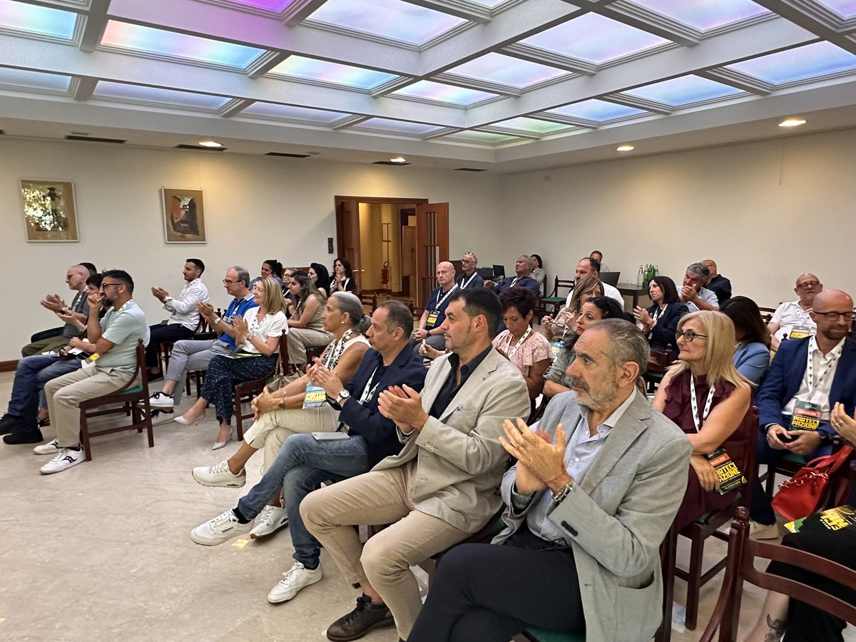cisl_fplazio's tweet photo. La segretaria generale della @cislfrosinone, @antovaleriani al Consiglio generale @CislFpFrosinone 

#ilmiolavorovale https://t.co/o2dJnry2zD
