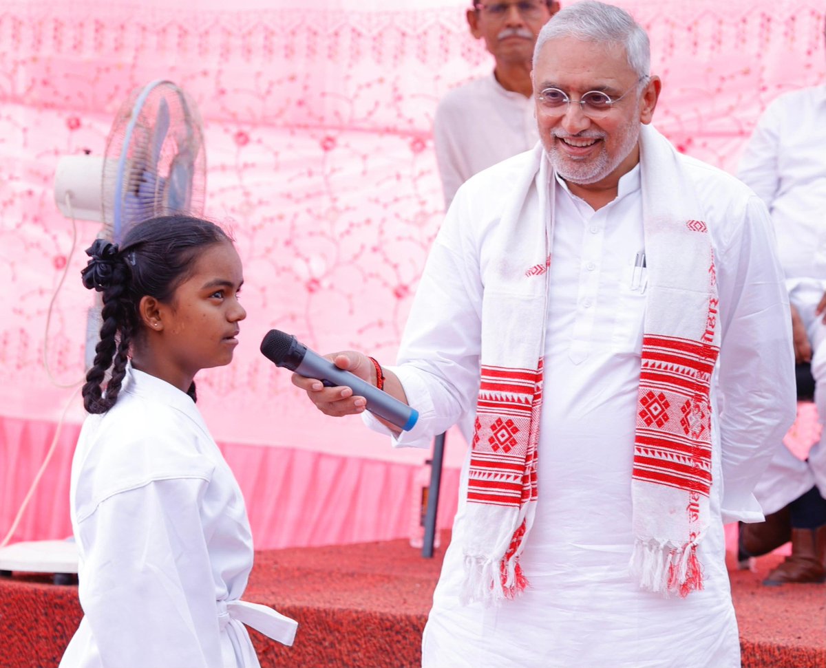 iJagdishBJP's tweet photo. કન્યા કેળવણીથી નારી સશક્તિકરણ તરફ મક્કમ કદમ... 

આજે ડેડિયાપાડા ખાતે કન્યા સાક્ષરતા નિવાસી શાળામાં 'શાળા પ્રવેશોત્સવ અને કન્યા કેળવણી મહોત્સવ'માં સહભાગી થઈ દીકરીઓ સાથે સંવાદ કર્યો અને પર્યાવરણના જતન માટે વૃક્ષારોપણ પણ કર્યું.

ગુજરાતના તત્કાલીન મુખ્યમંત્રી અને વર્તમાનમાં દેશના પ્રધાનમંત્રી શ્રી @narendramodi સાહેબે શરૂ કરાવેલું કન્યા કેળવણીનું ભગીરથ કાર્ય આજે વટવૃક્ષ બન્યું છે. ગુજરાતની દીકરીઓ શિક્ષિત અને સશક્ત બનીને 'વિકસિત ગુજરાતથી વિકસિત ભારત'ના સંકલ્પને સાકાર કરી રહી છે.

#ShalaPraveshotsav2026