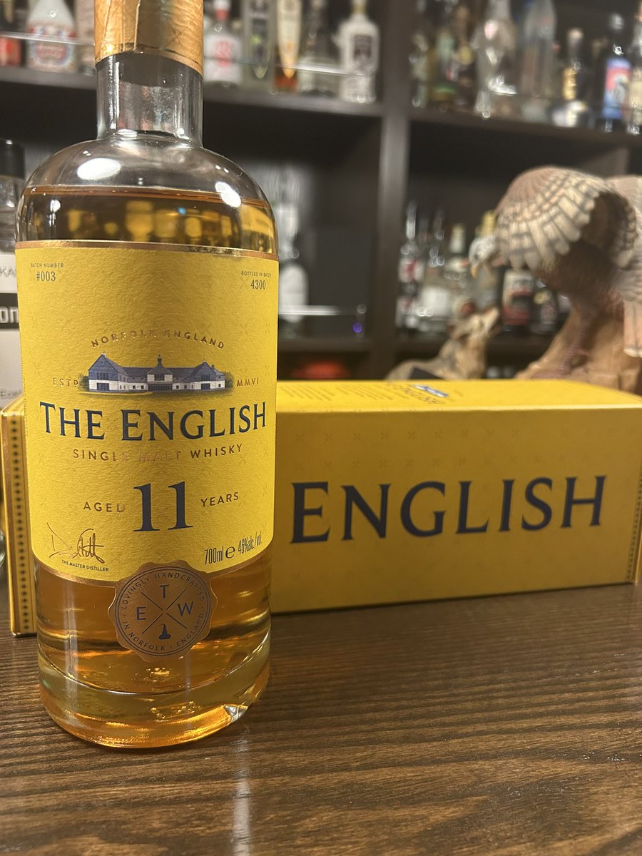 bartwilight2024's tweet photo. 本日ご紹介するのは、イングランドのウイスキー。決してワールドカップに託けたわけではない…はず。

　イギリスのウイスキー作りにおいてはスコットランドこそ有名ですが、本日ご紹介するのはなんとイングランドのシングルモルト。

#バー #カクテル #武蔵小杉 #新丸子 https://t.co/UMjQwtGKCa