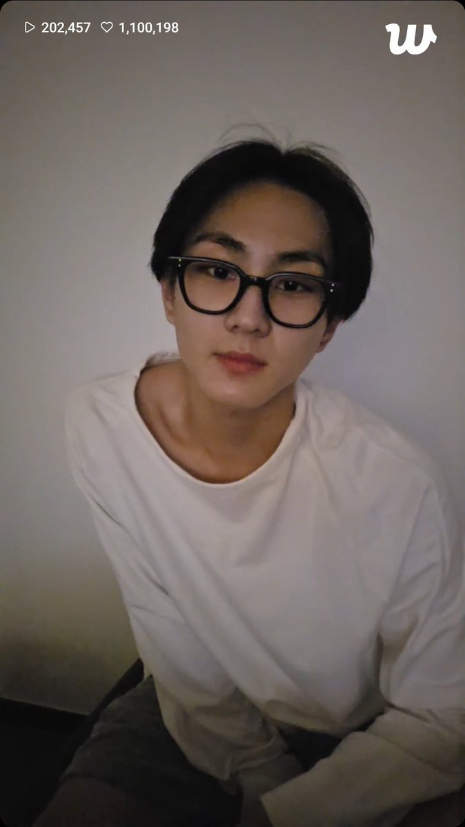 JungwonPH's tweet photo. [🌟] 062326 — WEVERSE LIVE

#JUNGWON is currently live on Weverse!🐈

🔗: https://t.co/hrmr5Nga1t

#ENHYPEN #엔하이픈 #정원 #ENHYPEN_JUNGWON #엔하이픈_정원 @ENHYPEN @ENHYPEN_members https://t.co/gm8H0Io8Gs