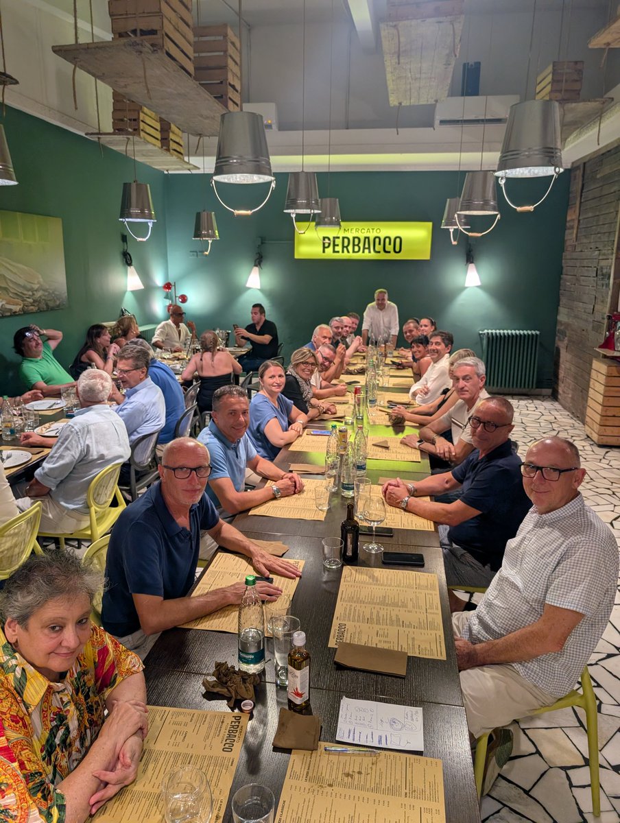 Ale_Cugini's tweet photo. DUE ANNI DOPO

Sono passati due anni dalle elezioni comunali di #Chiari del 2024, vinte dalla nostra squadra a sostegno del Sindaco Zotti.

Ci siamo ritrovati come Centrodestra ancora più numerosi, forti e uniti di due anni fa.

Avanti così, perché il meglio deve ancora venire! https://t.co/4laY9Dtjxf