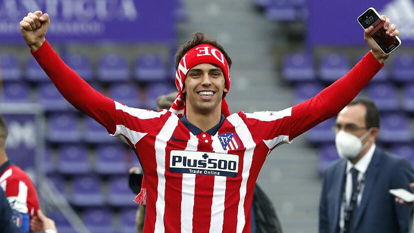 Sortegaalcaraz's tweet photo. 🚨Debate incómodo y probablemente necesario🚨

¿Ha sido mejor la etapa de João Félix en el Atleti o la de Julián Álvarez?🤨 https://t.co/B9qF908LeF