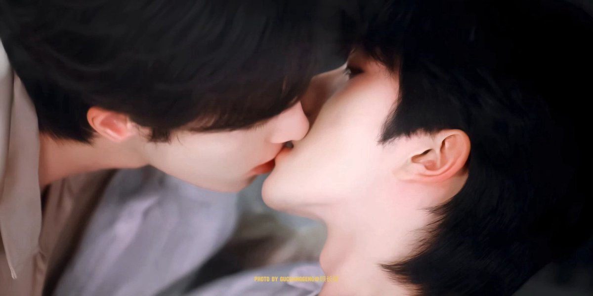 qiutyjie's tweet photo. จากที่ดูซีรีส์มาหลายรอบบางทีป๋มก็แอบสงสัยว่าทำไมฮวาหย่งชอบจูบแบบลืมตา ㅠ ㅠ ㅠ ㅠ ㅠ ㅠ คือมันจะมีแบบแวบๆ ที่ฮวาหย่งจูบกับคุณเซิ่งอยู่แล้วลืมตามองไปด้วย แล้วเห็นหลายซีนเลยด้วยนะ ยกตัวอย่างเช่น https://t.co/wNYJ99VPwq