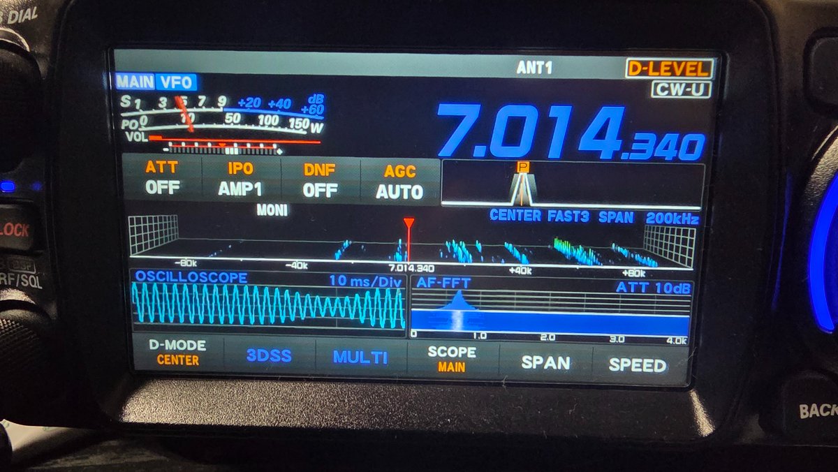 EXS_Pudding's tweet photo. 7MHz帯CWモードを聞く。アンテナがHFJ-350Mと貧弱、しかも住宅街の中でかなり不利なのにNanoVNAで調整すればまともに聞こえる信号もキャッチできるんやな… Sメータ的には厳しいけど。

やっぱUHV-9あたりをマスト使って高く上げるかな。その前にチューナーと人工カウンターポイズ装置にするか悩む https://t.co/YVOUHSyDJs