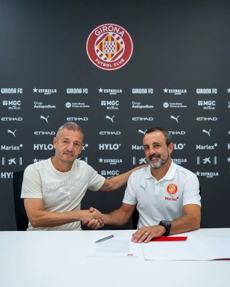 dacuco_'s tweet photo. 🎙️ QUIQUE CÁRCEL, durant la RdP de presentació de QUIQUE ÁLVAREZ:

🗣️ “Això va començar fa 2 anys. Vaig pensar en noms que creien que podrien ajudar-nos, especialment amb el filial. La seva evolució ha estat bona i em va fer pensar que seria un bon equip de treball per al futur” https://t.co/j5d96N3fZY