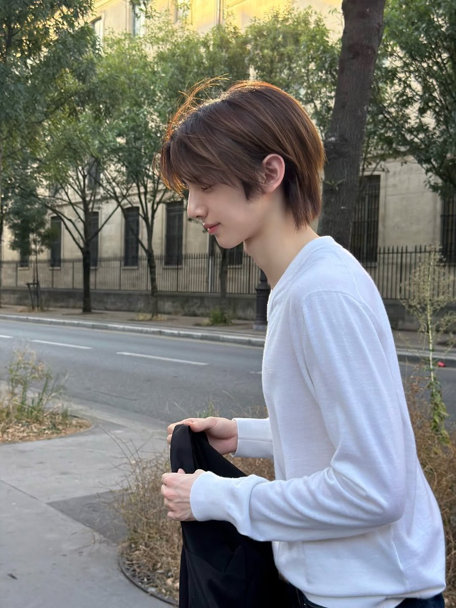 jjuhoouism's tweet photo. KAYA GAK NYATA ANJIR INDAHNYA SUMPAH https://t.co/JATxj6twch