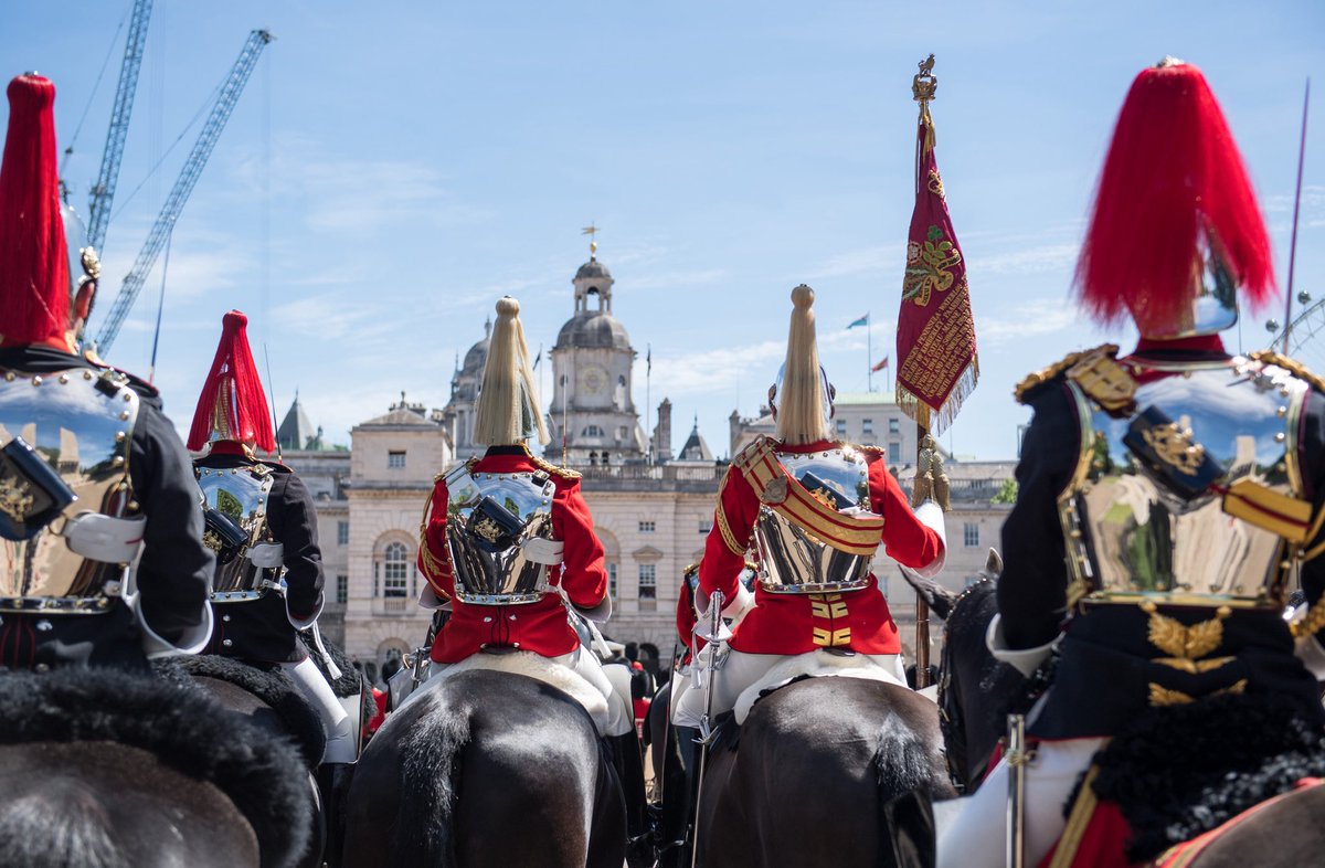 ArmyInLondon's tweet photo. Due to extreme heat this week, Ceremonial Operations in London &amp; Windsor will be changed or cancelled. The wellbeing of our soldiers, horses and the public will always come first. Full details 👉 https://t.co/pSP9jiwUUw https://t.co/Dx62RJ3qlh