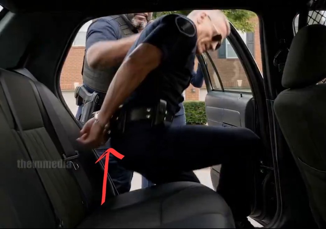 SphinxRiddle_'s tweet photo. @Crazymoments01 Cuffs on, karma delivered. ☻️ https://t.co/X5adAadR3U