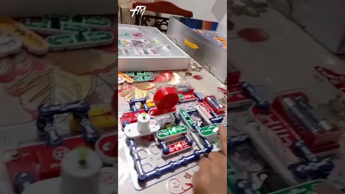 Fendi_mazalan's tweet photo. https://t.co/vk0qvgVVyg A simple yet creative DIY synth powered by motor. Built entirely using Snap Circuits for experimental audio explorations.
#experimentalmusic #watersynth #microbitsynth #musictechnology #soundart #DIYelectronics #touchsensorsynth #… https://t.co/R70A87xeee https://t.co/7sKBF1Q2se