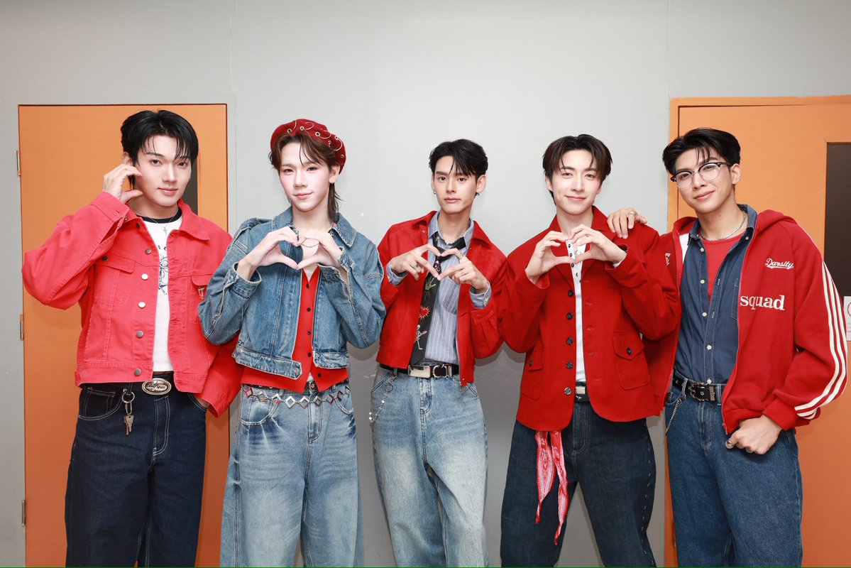 TheBeautrium's tweet photo. หัวใจปิ้วววๆๆๆๆๆ❤️❤️

BEAUTRIUM ASIAN BEAUTY FEST 
#BT_AsianBeautyFest2026 #BEAUTRIUM_ASBT2026 #theBEAUTRIUM #BEAUTRIUMxPERSES #PERSES https://t.co/eD57EZ7X0B