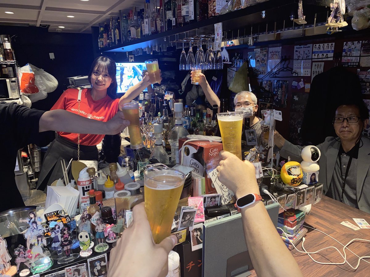 _wonderchannel's tweet photo. #ワンダースタンプラリー

渋谷まゆげ、緒方日菜@hina_wonchan _wonchan 一日店長始まってます！

18:00~23:00 

皆様のご来店お待ちしております🐶❤️

#ワンダーチャンネル https://t.co/qu6bctIgsH