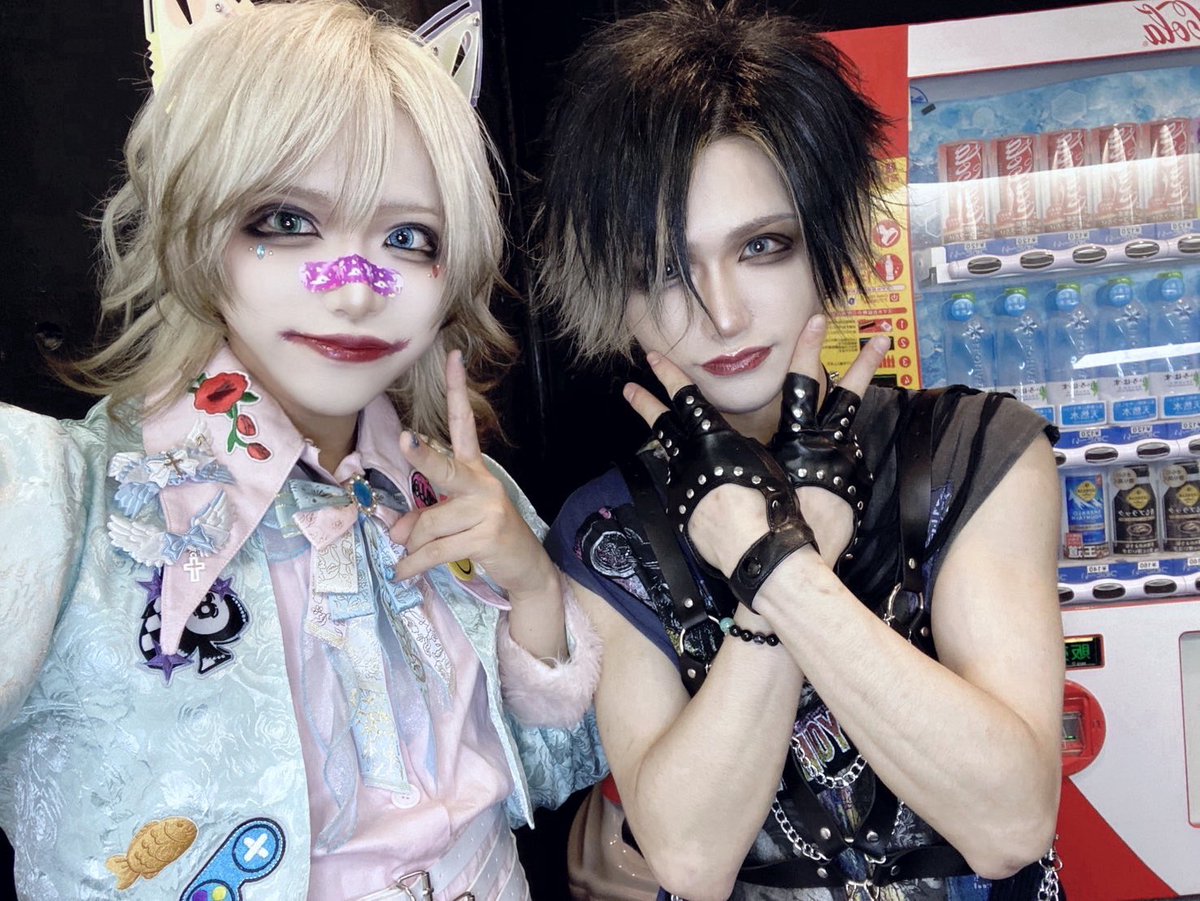 1gk_choco's tweet photo. ハオのみなさんと🫶

最高のライブかましてくれてありがとうでした！💪
またご一緒できたら嬉しいな☺️

これからも仲良くしてください！！🎉

しっかしみんなイケメンやなどーなっとるんや https://t.co/XfNyIuPejB
