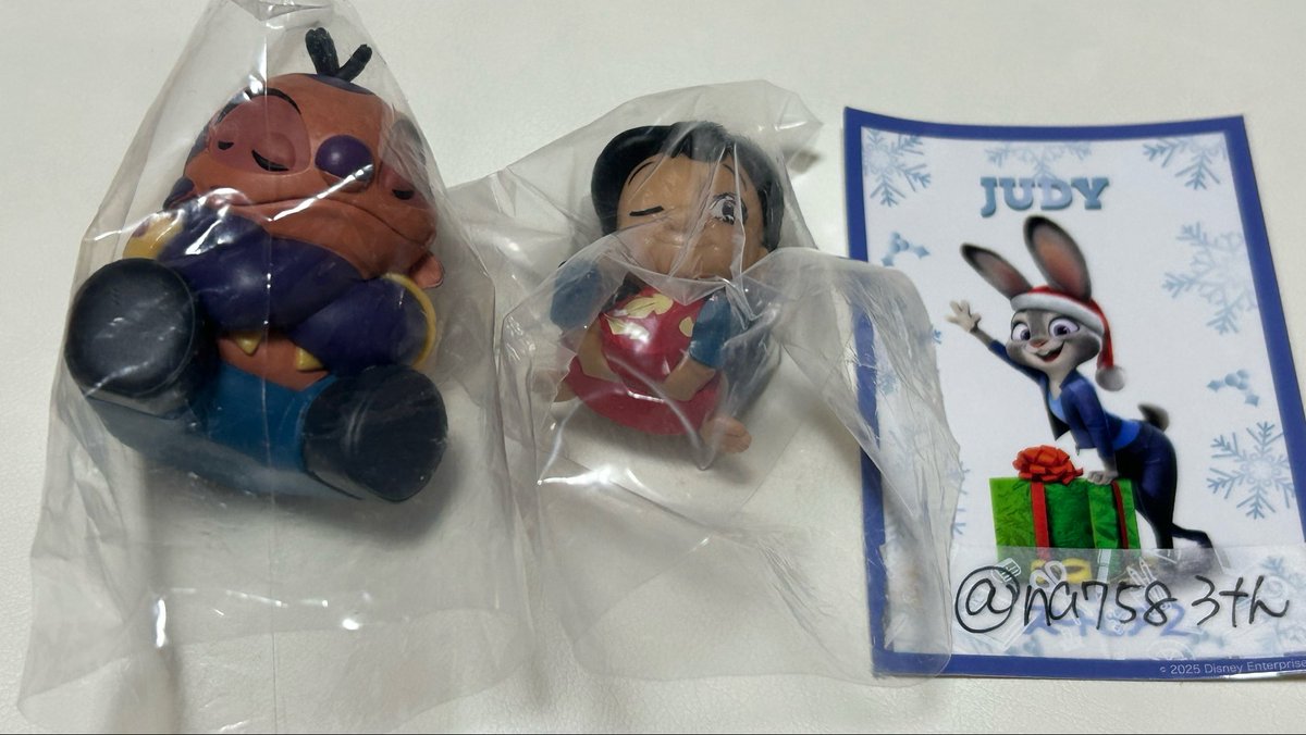 na7583th's tweet photo. 【交換】 肩ズン　リロ＆スティッチ
ガチャガチャ　カプセルトイ

⟬譲⟭ ジャンバ　リロ

⟬求⟭ プリークリー

郵送での交換📮
ピンポイントでの為厳しいとは思いますが、よろしくお願いします。検索からもお気軽にお声掛けお待ちしております🍒 https://t.co/YKBpjJw7bz