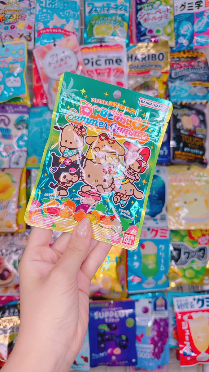 aiueoka5's tweet photo. ファミマで新作買ってきたー！
 #日本グミ協会 https://t.co/BK3kEYN8C1