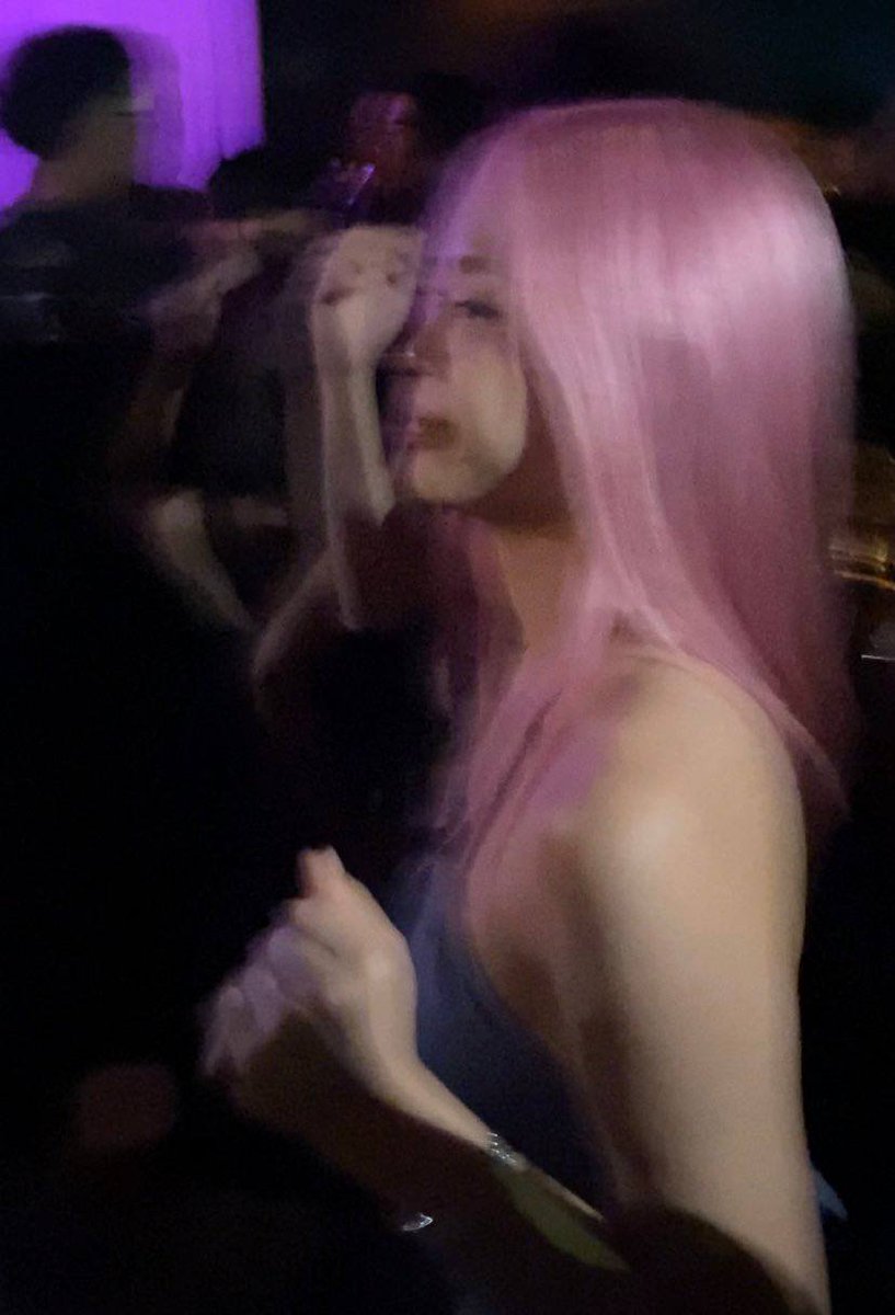 stakuontop's tweet photo. my favorite person is pink personified, how about that. https://t.co/Az8tEvH1iO