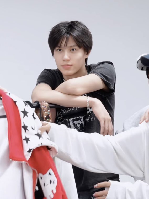 sayzhoumint's tweet photo. ลุคนี้หล่อ แต่งบ่อยๆที😔 https://t.co/0qmYkipTE9