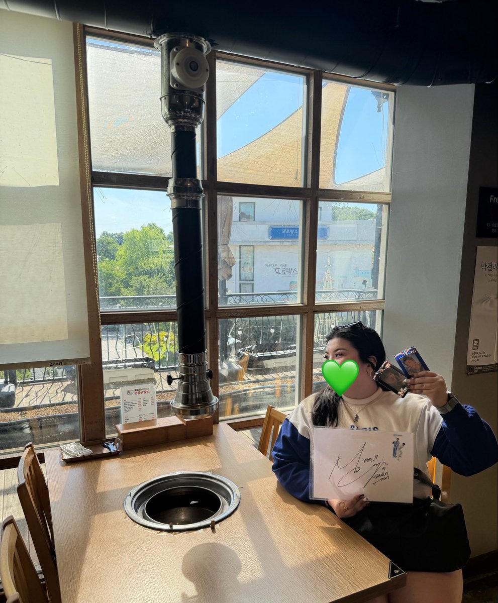 mignonuwon's tweet photo. this made my heart so full and happy!! 🥹✨ i got to sit at the exact table where mingyu and wonwoo sat when they visited this restaurant in paju. the food was honestly so, so good, and i highly recommend checking it out if you ever get the chance 💚💜 https://t.co/ExbMNcc4cj