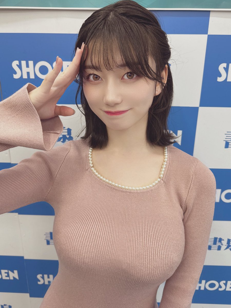 z3tdLaLA's tweet photo. 敬礼姿も可愛い、瀬戸環奈ちゃん🫡
#瀬戸環奈 https://t.co/R49WxcqgDR