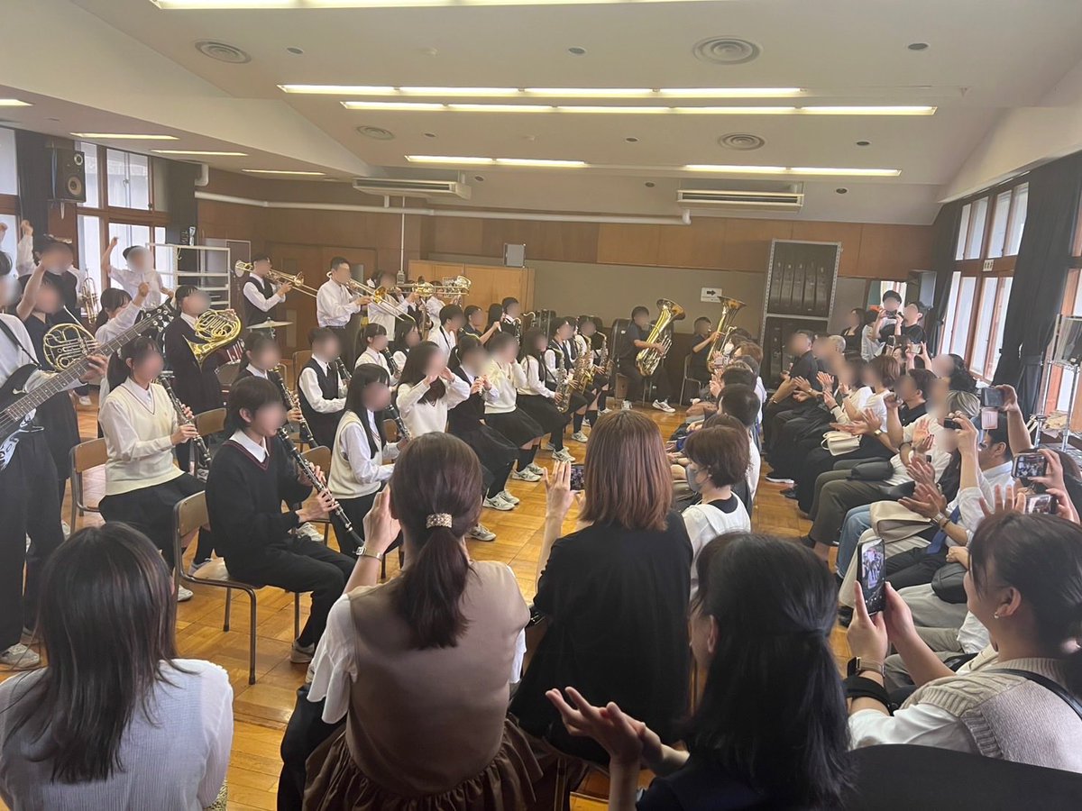 abiko_brass's tweet photo. 週末に保護者会を開催しました！

皆様の参加率は驚異の95%超！日頃の「ありがとう」の気持ちを込め、ウェルカムコンサートと合奏参観を行いました🎺🎷🎶

活動方針説明や質疑応答の時間も設け、有意義な時間を過ごすことができました。

いつも本当にありがとう！
これから応援よろしくお願いします！ https://t.co/tnNOtoej3J