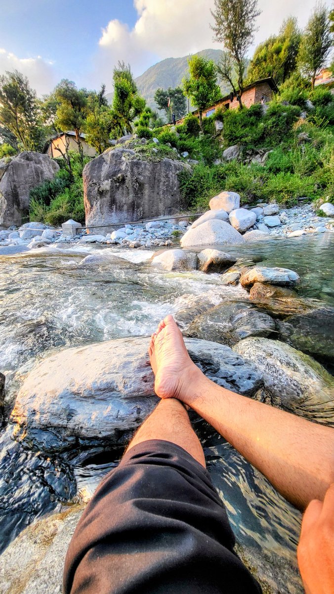 sharm13714's tweet photo. Soaking up the sun so you have something sweet to worship later.
#feet #feetfetish #feetworshi̇p #sunkissed #feetmodel #softfeet #cleanview #TeaseAndPlease #soleful #Archlove #Barefootbeauty https://t.co/H5wkpteLxX
