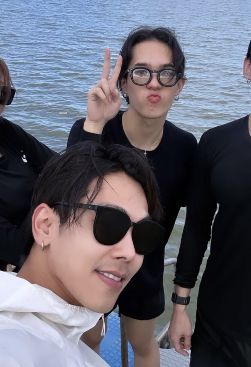 mermaid_99_'s tweet photo. พี่เจอสายชลแล้วจ้ะ   𐔌 🚢 ✧ 🐠 ࿐ https://t.co/62hFeww0If