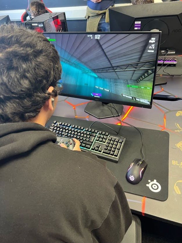 NNC_Worksop's tweet photo. Our talented Esports students have been putting their skills to the test in the Race to RIAT drone racing programme, combining competitive gaming, aviation training and cutting-edge FPV drone simulation. 🚁

Read more: https://t.co/V28bPGbr1F

#Esports #DroneRacing #College https://t.co/iBlMgFex35