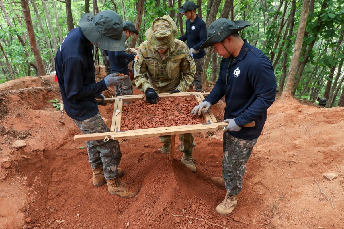 DefenceAust's tweet photo. A month-long joint recovery operation has concluded in 📍 Gapyeong, Republic of Korea, to locate the remains of Australian Army Corporal William Murphy, who died during the Korean War.

Launched on the 75th anniversary of the historic Battle of Kapyong, this intensive excavation at the former C-Company defensive position was a powerful display of enduring international mateship.

The operation was co-led by South Korea’s Ministry of National Defense Agency for KIA Recovery and Identification and the @AustralianArmy, with significant support from the @ROK_MND 66th Infantry Division. 

Read more ➡️ https://t.co/NbSTNvC5WE

#YourADF #AusArmy @UN_Command @AusAmbROK