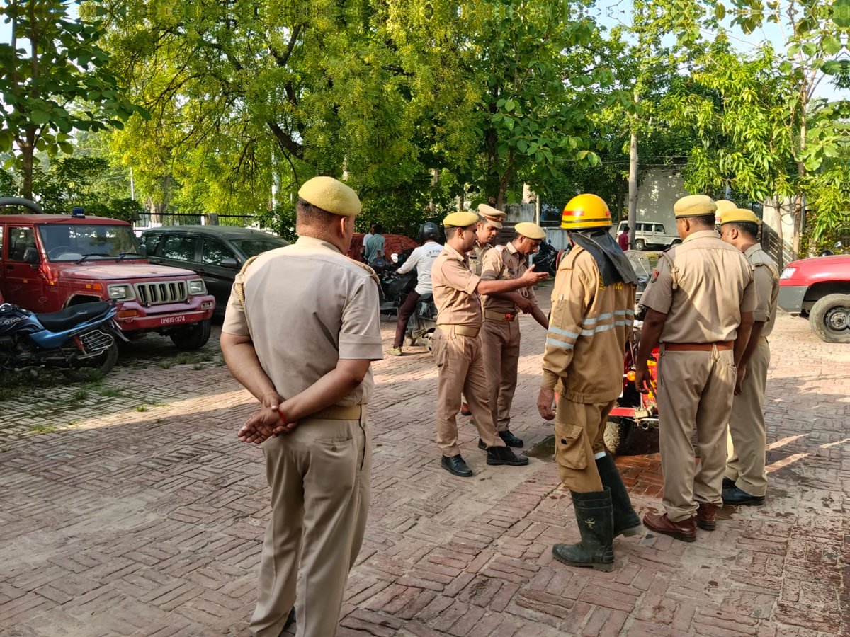 ghazipurfire's tweet photo. श्रीमान पुलिस महानिदेशक, #fireserviceup महोदय के आदेशानुसार एवं #cfogzr के निर्देशन में आज दि0- 23/06/2026 को fs पुलिस लाइन गाजीपुर में उपस्थित सभी कर्मचारियों को फायर बुलेट तथा पंप चलाने का प्रशिक्षण दिया गया
@AdminGhazipur
@ghazipurpolice https://t.co/6TBIe88BPL