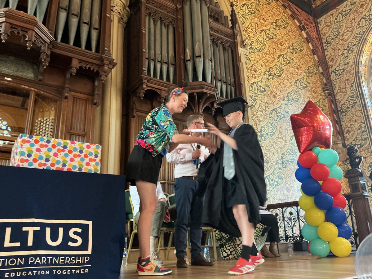 Parkfield's tweet photo. #Y6 attended Rochdale Town Hall this morning for a special 'graduation' ceremony where they were awarded certificates for recording doing lots of extra-curriculuar clubs and learning. 🎓 https://t.co/rnB4heZP2s