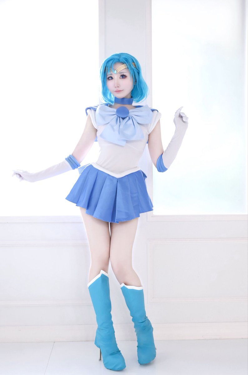 yuuki_cos_t's tweet photo. 【cosplay / コスプレ】
美少女戦士セーラームーン🌙

セーラーマーキュリー🫧
水野亜美🫧

🫧水星を守護にもつ知の戦士🫧

photo📸：@manu_eru 
Studio： @studioTWO_tokyo 
 #らしくいきましょセラムン併せ 
#セラムンコスプレ部
 #Cosplay https://t.co/0P5kTnLTBE