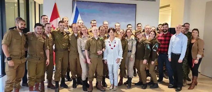 keep6ixsolid's tweet photo. This is a photo of Canadian IDF soldiers who live in Toronto 

Do you recognize any of them? https://t.co/KvziKvjaYa