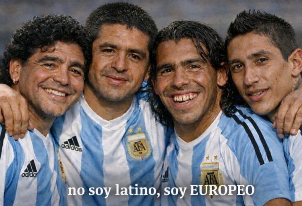 CA_FDM's tweet photo. @Pst1867608 @EmmaCarp23 @Seergiot3ck Que hablas mono ? ?🧐😂🤣🤣🙉🙊🐒🦍🦧🍌🍌🍌jajajajajaja
Soy europeo de ojos claros, ellos no son argentinos de verdad😭😭😭😭
Nosotros somos europeos blancos 😭
Llorá más, supremacista y racista.  amigo mono,  Jajajajajajajajaja 🤣🤣🤣 https://t.co/R01NXENPTr
