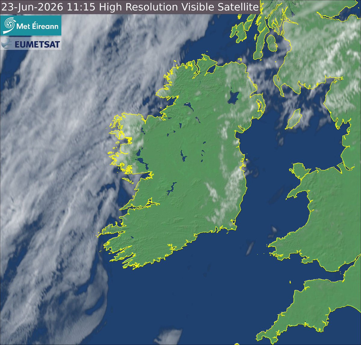 barrabest's tweet photo. ☀️ Ireland is basking in some exceptional warmth today. Temperatures of 25C by 11am - that’s around 7C higher than the average for this time of year. Higher temperatures this afternoon. #IrlHeatwave #Heatwave https://t.co/w7VhAW5FHi