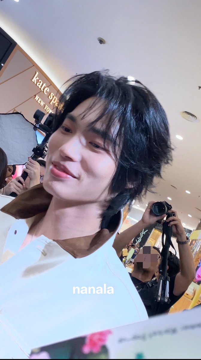 phuiwntang's tweet photo. sayangkuuu ganteng banget 🥹🥹🥹

#PradaBeautyxWin
#winmetawin https://t.co/btRAWWrJNm