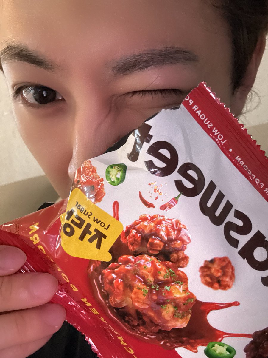 sssong6823's tweet photo. 이거 왜케 맛있지? 뭐냐 너….
손민수go https://t.co/Cw8uNUCws6