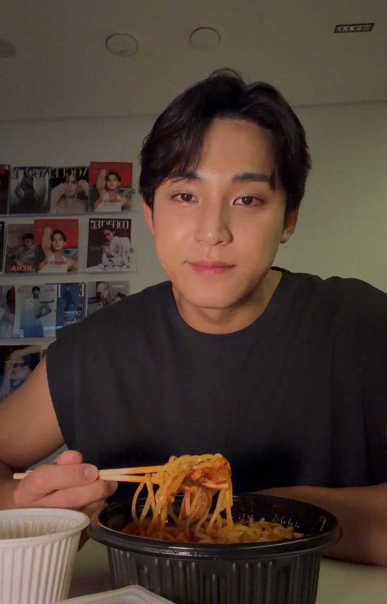 sounds_of_cheol's tweet photo. mingyu 🥢 https://t.co/SyoOznaEnN