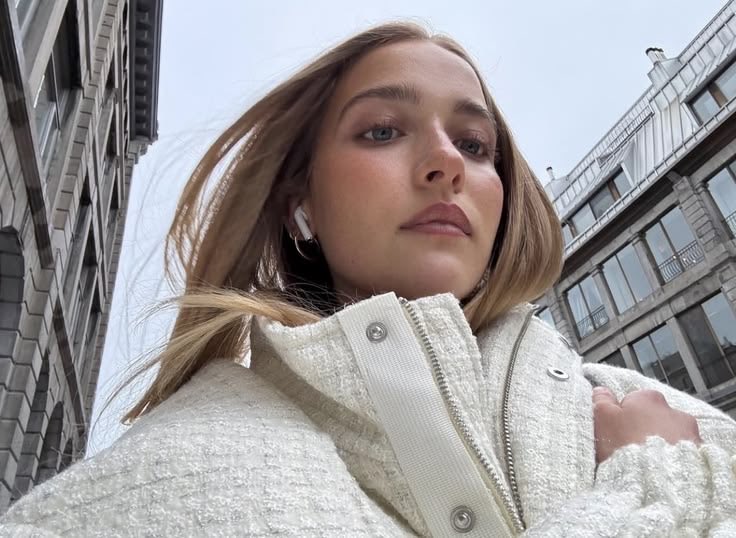orchidevanille's tweet photo. tuesday 🧣 https://t.co/8ynBsbF8nC