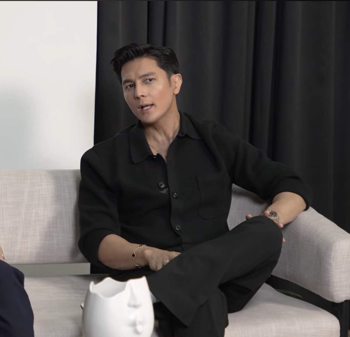 ultrealrhen's tweet photo. @josephcmarco a big THANK YOU for u dawd! thank u for never givin up even tho akala mo wala na yung sparks mo with acting. thank u for trusting yourself again with ur craft. you are THE JOSEPH MARCO for a reason dawd

RHENSEPH AT LUIS LISTEN
#RhenSepheaksWithLuis https://t.co/VOeL07xVQt